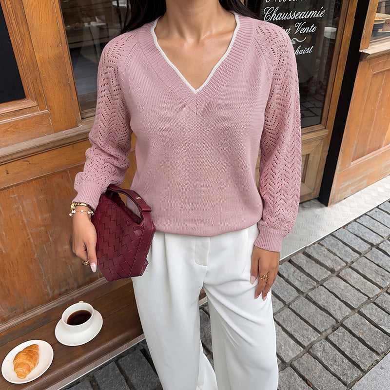 Loose contrasting V-neck hollowed out sweater for women